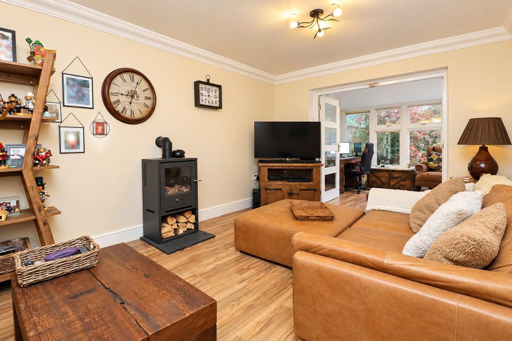 Property photo 2 of 18 Living Room