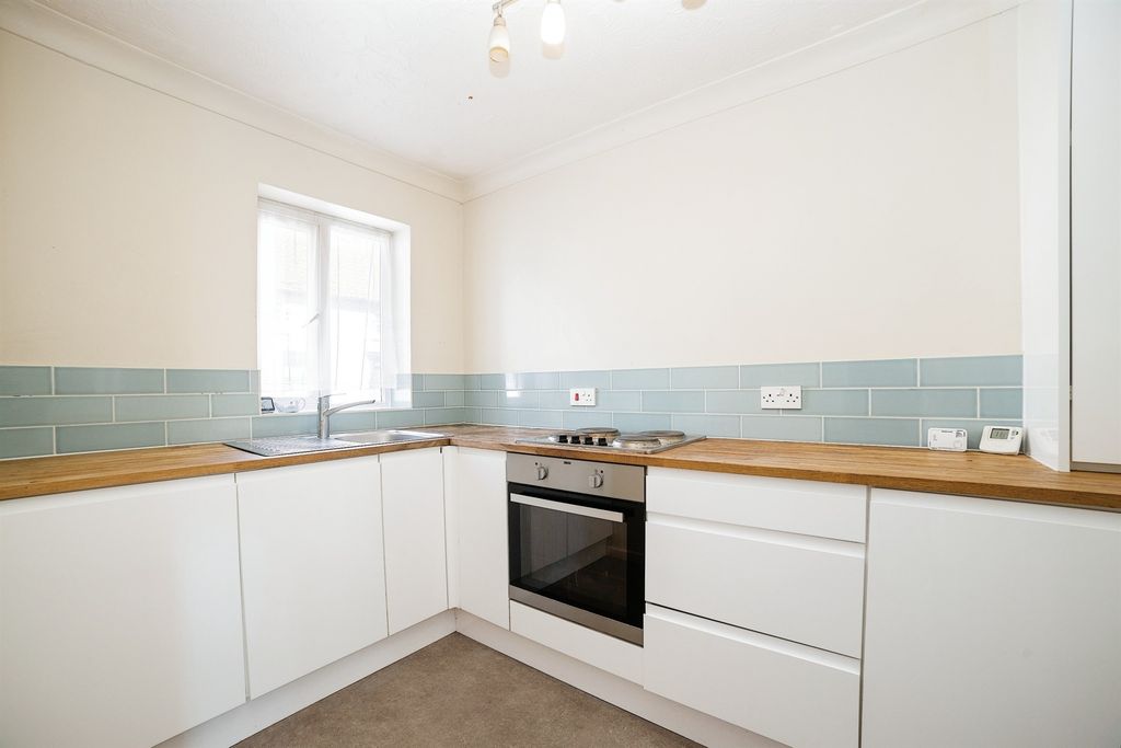 Property photo 2 of 15 Image