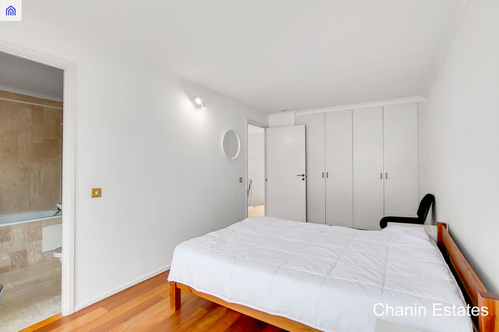 Property photo 2 of 7 14_Master Bedroom-1