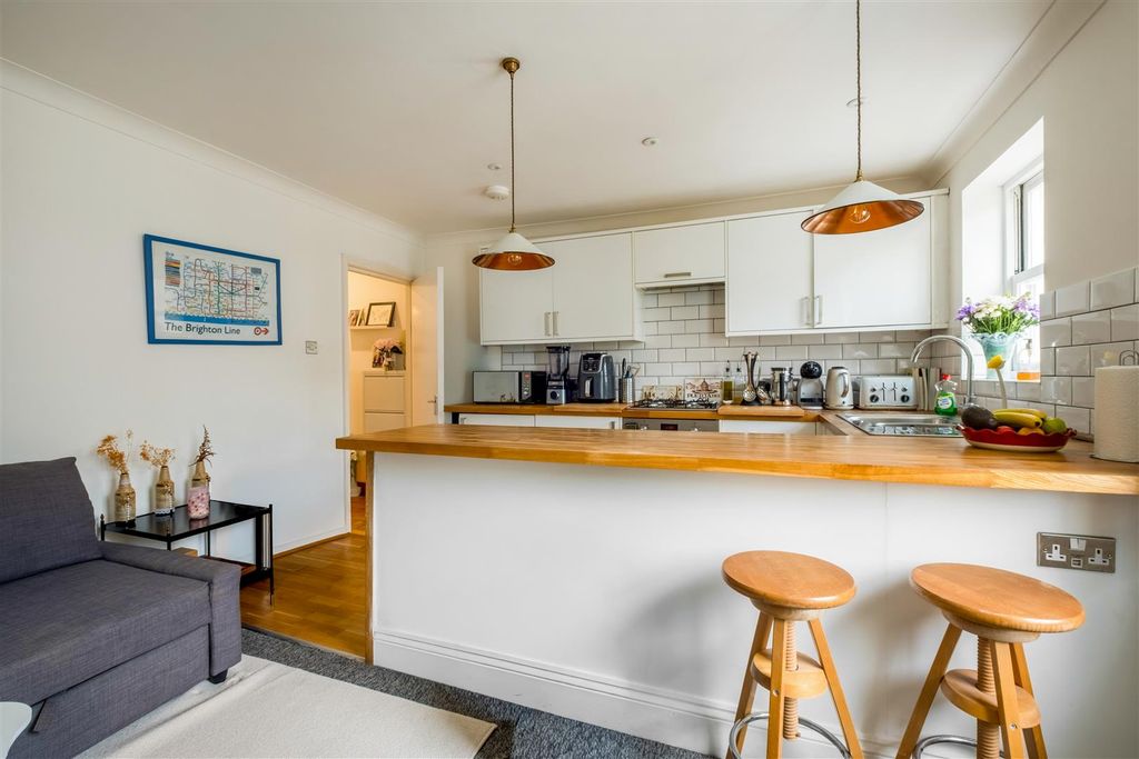 Property photo 3 of 13 19 Farm Road-5.Jpg