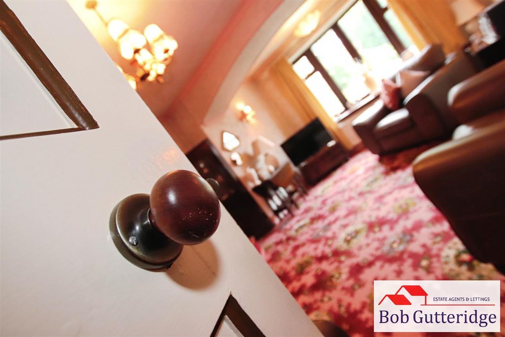 Property photo 2 of 28