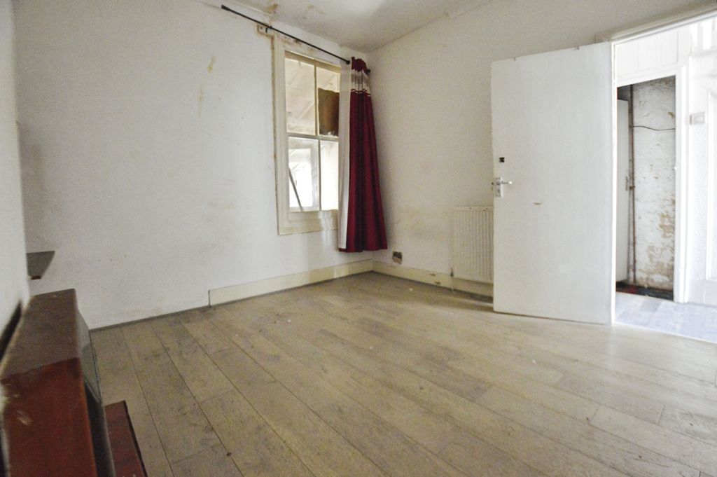 Property photo 3 of 15 Pbox-Img.Jpg