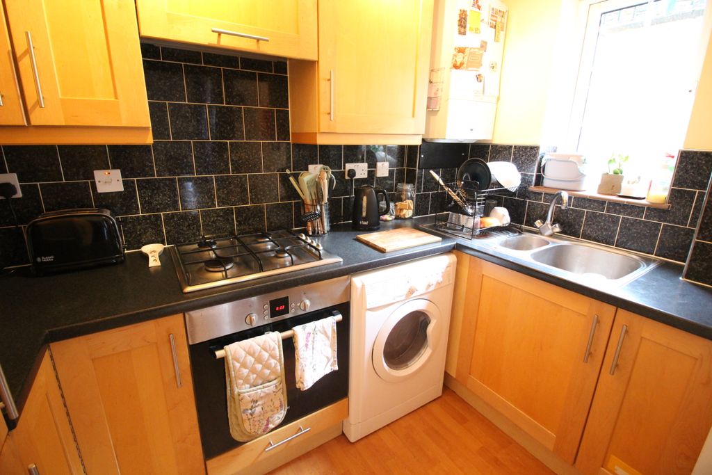 Property photo 3 of 8 Picture 3