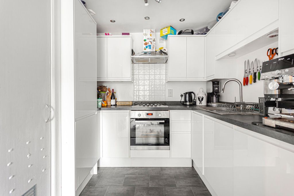 Property photo 3 of 16 Kitchen