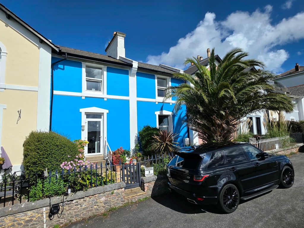 Property photo 2 of 20