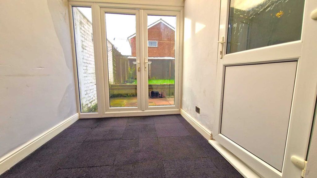 Additional image 8 of 4 bed semi-detached house to rentTithe Farm Road, Dunstable LU5