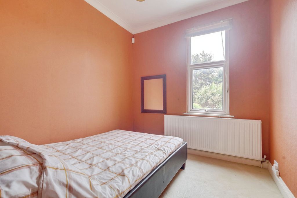 Property photo 3 of 28