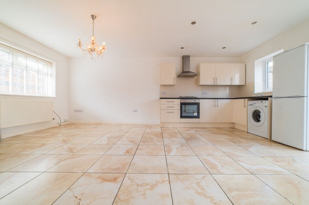 Property photo 2 of 12 Call 02920 454555 To Secure Your Viewing_4