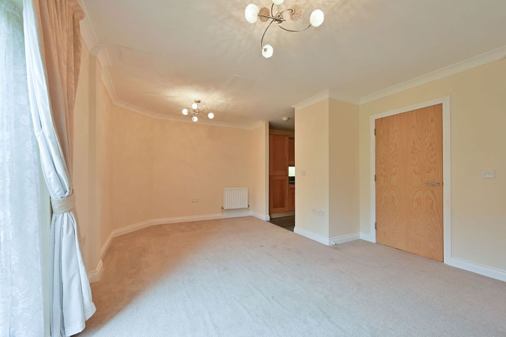 Property photo 3 of 9