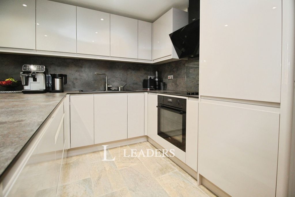 Property photo 3 of 15 Pbox-Img.Jpg