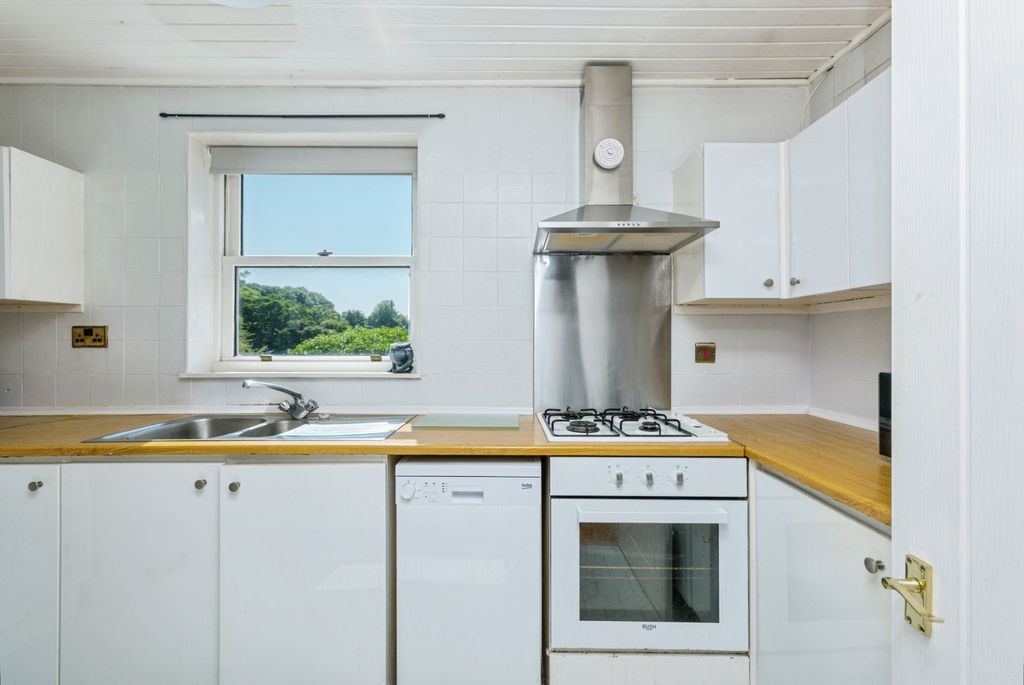 Property photo 2 of 15 Kitchen