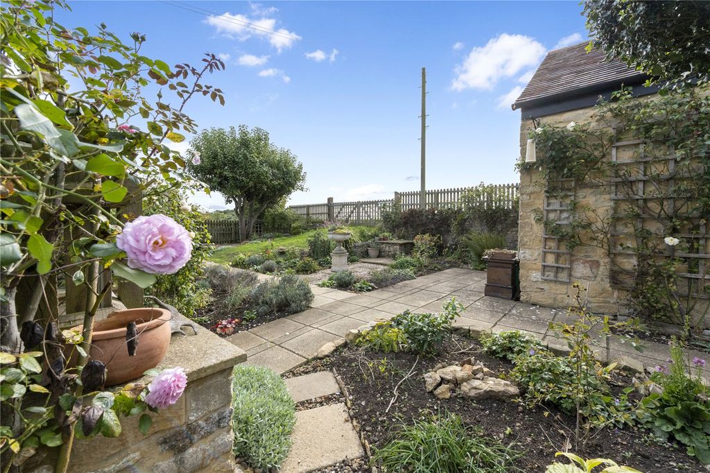 Property photo 3 of 19 Picture No. 01