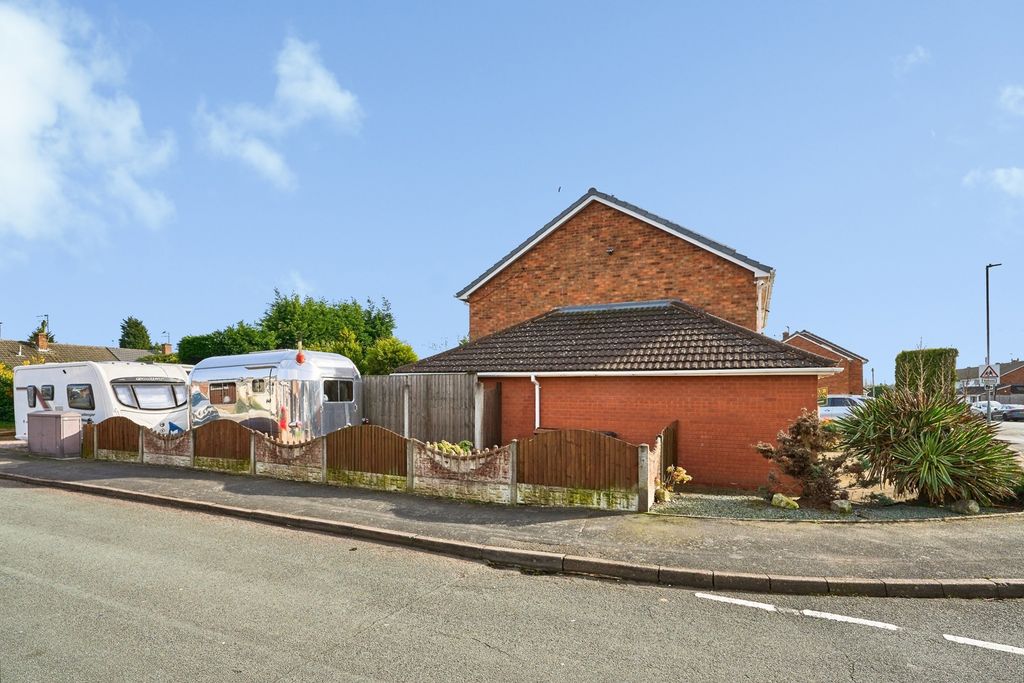 Property photo 2 of 20 Pbox-Img.Jpg