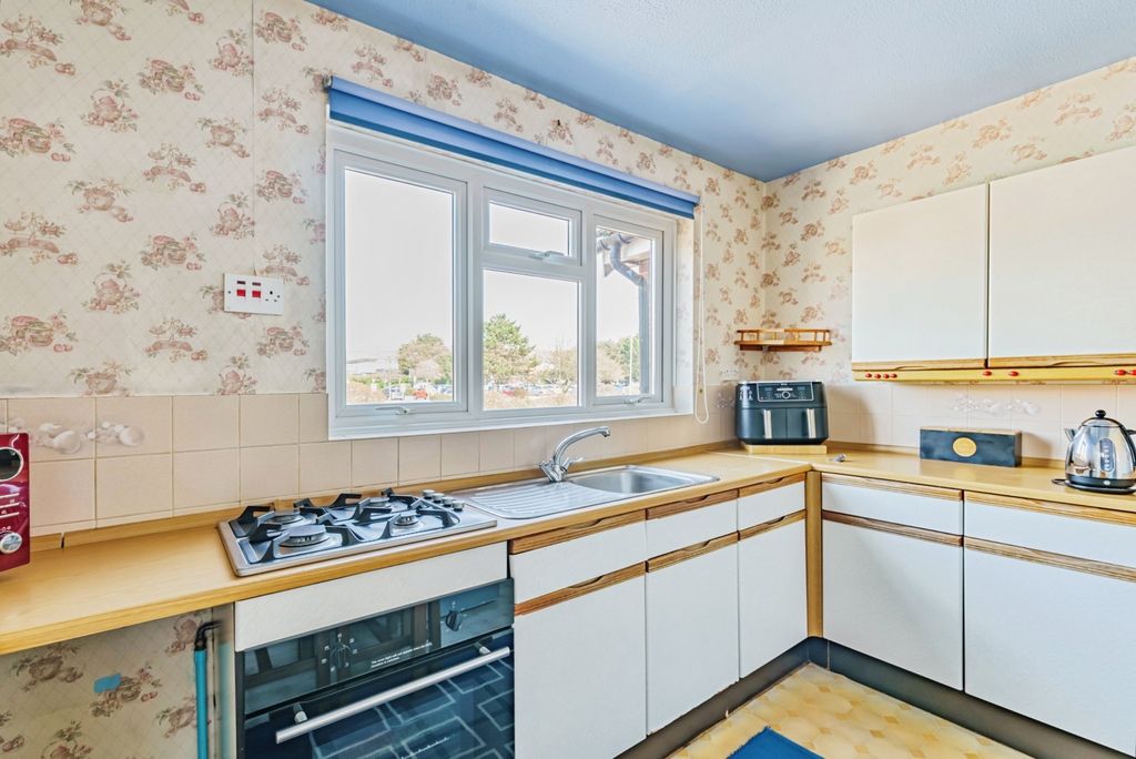 Property photo 3 of 15 Pbox-Img.Jpg