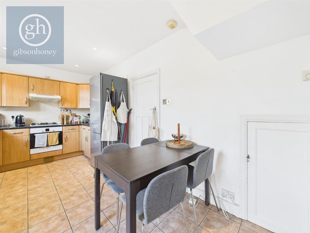 Property photo 3 of 10 Cam05080G0-Pr0265-Still016.Jpg