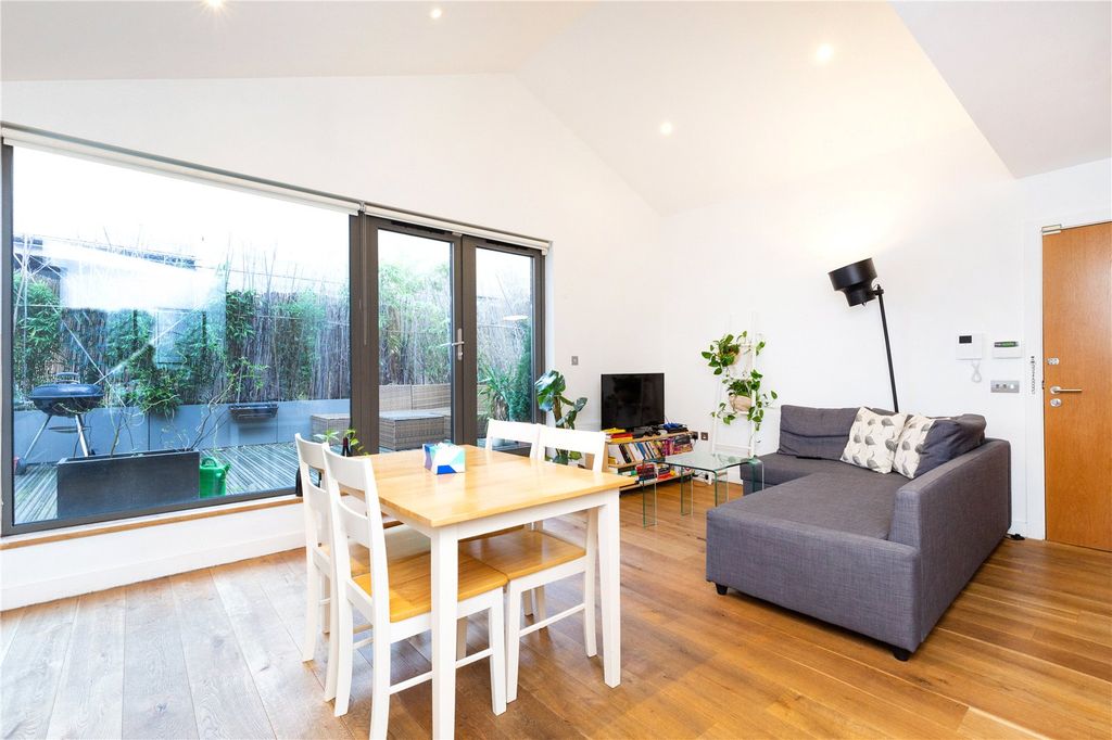 Property photo 1 of 11 Open Plan Living