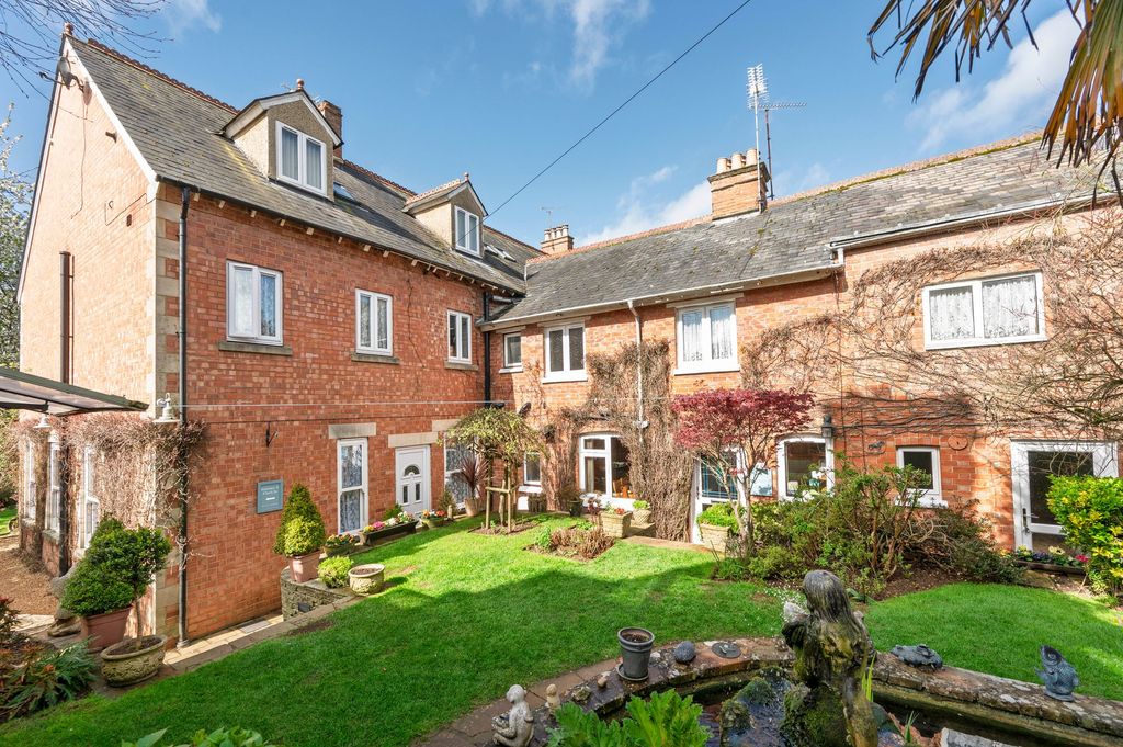 Property photo 2 of 40 Rear Entrance