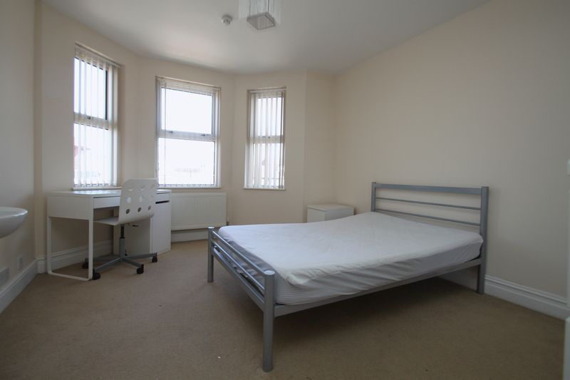 Property photo 3 of 11 Photo 8