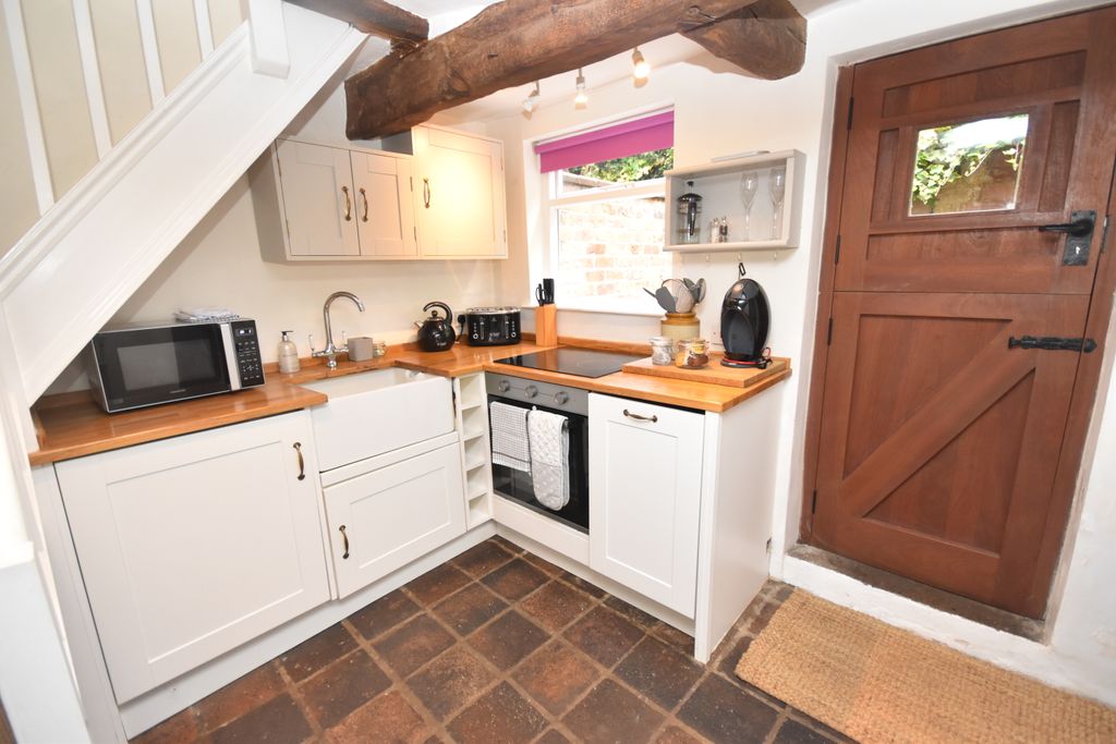 Property photo 3 of 13 Kitchen