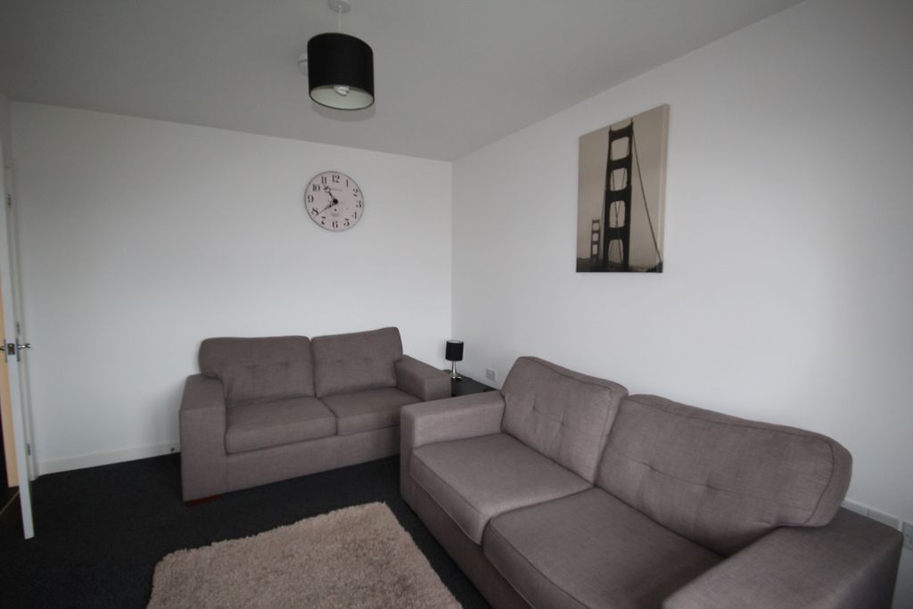 Property photo 2 of 12 Lounge