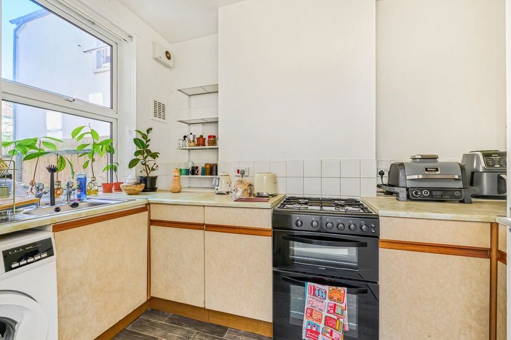 Property photo 2 of 5
