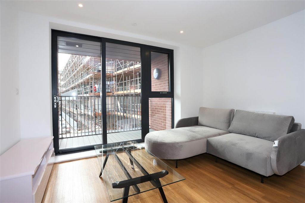 Property photo 2 of 9