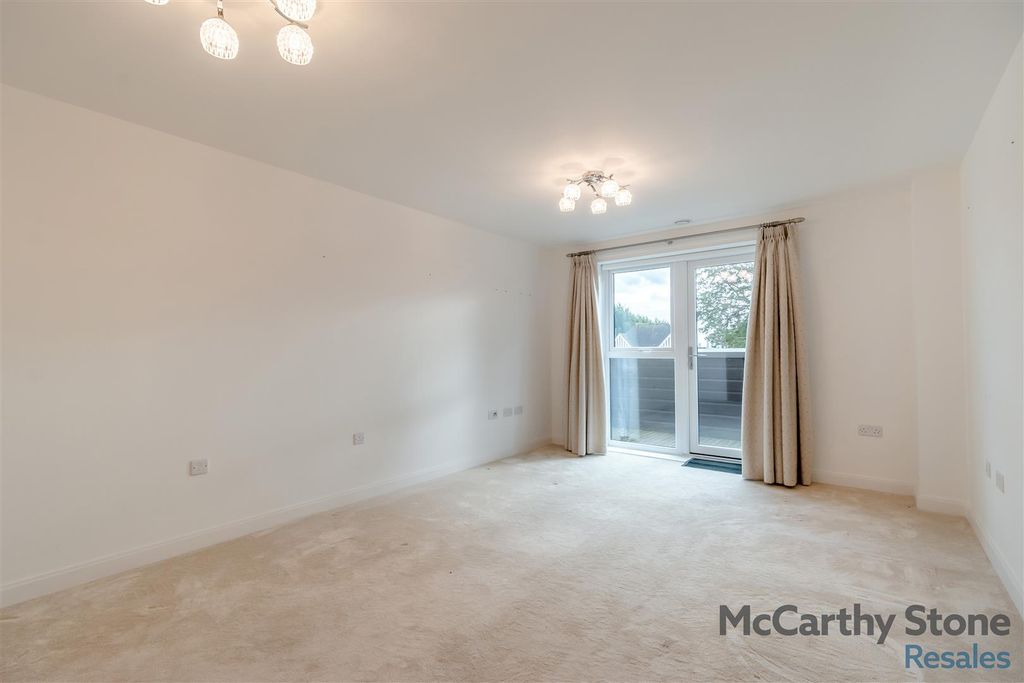 Property photo 3 of 41 8666852-Interior06.Jpg