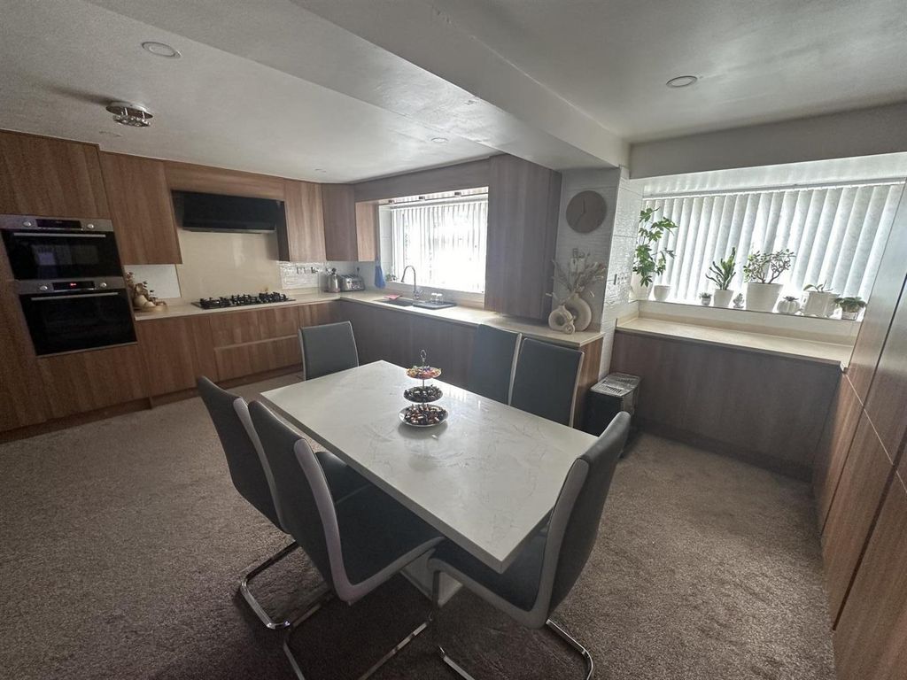 Property photo 3 of 15 Hamilton Rd B21