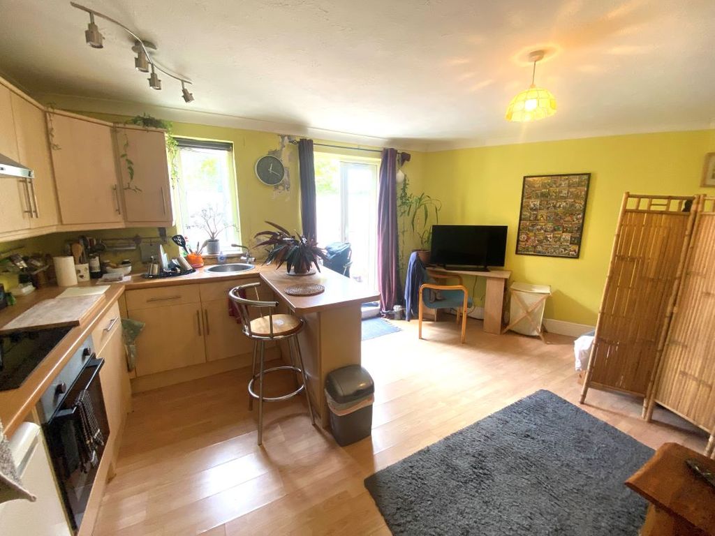 Property photo 3 of 8