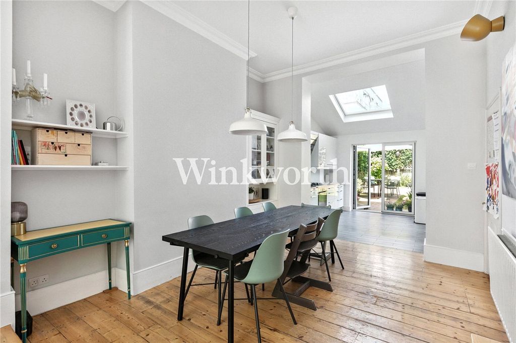 Property photo 3 of 18 Picture No. 06