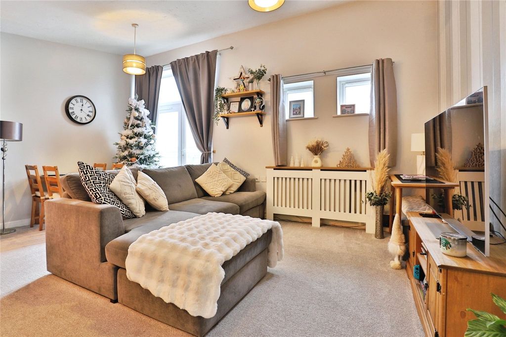 Property photo 2 of 14 Picture No. 23