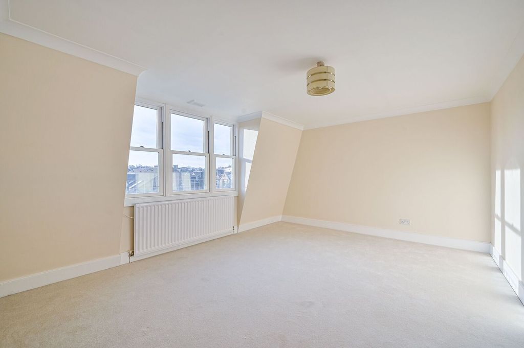 Property photo 2 of 6