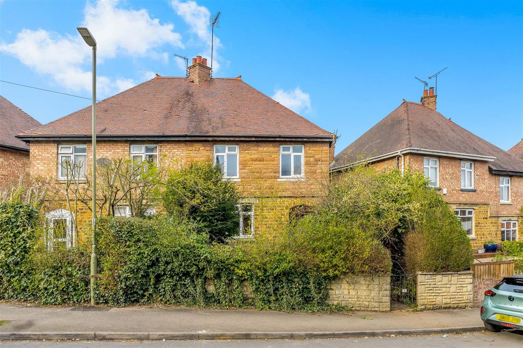 Property photo 1 of 13 6 Belgrave Crescent, Banbury-1.Jpg