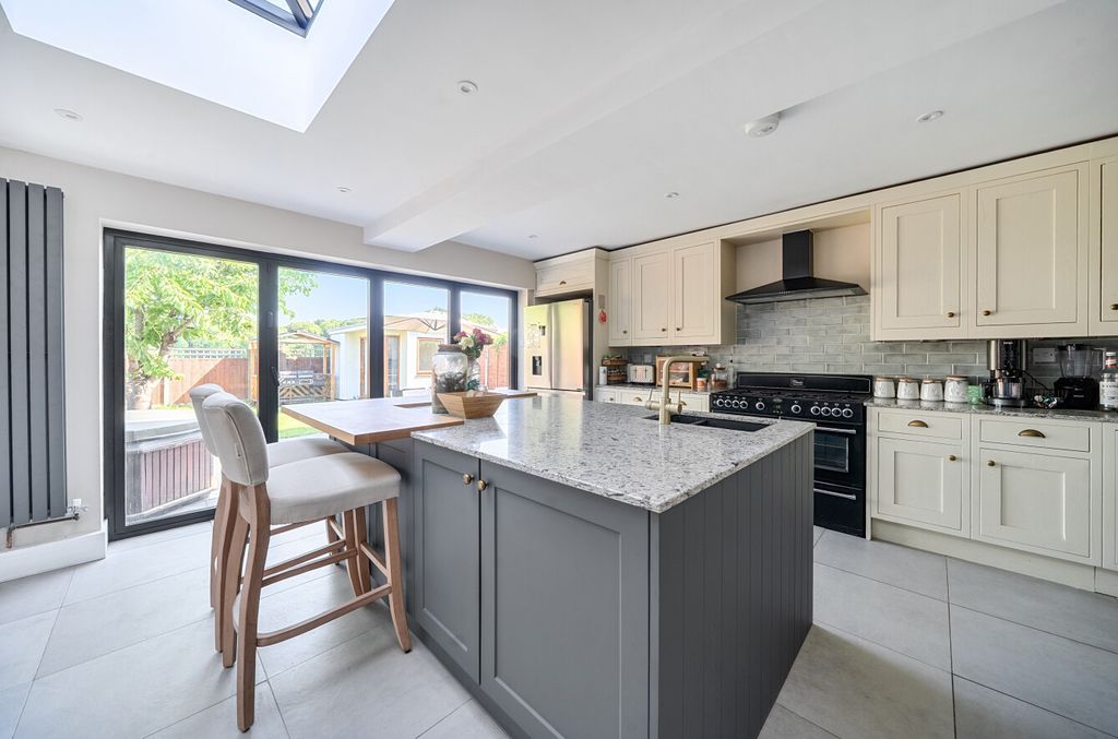 Property photo 2 of 21 1481451-18-6A3909...