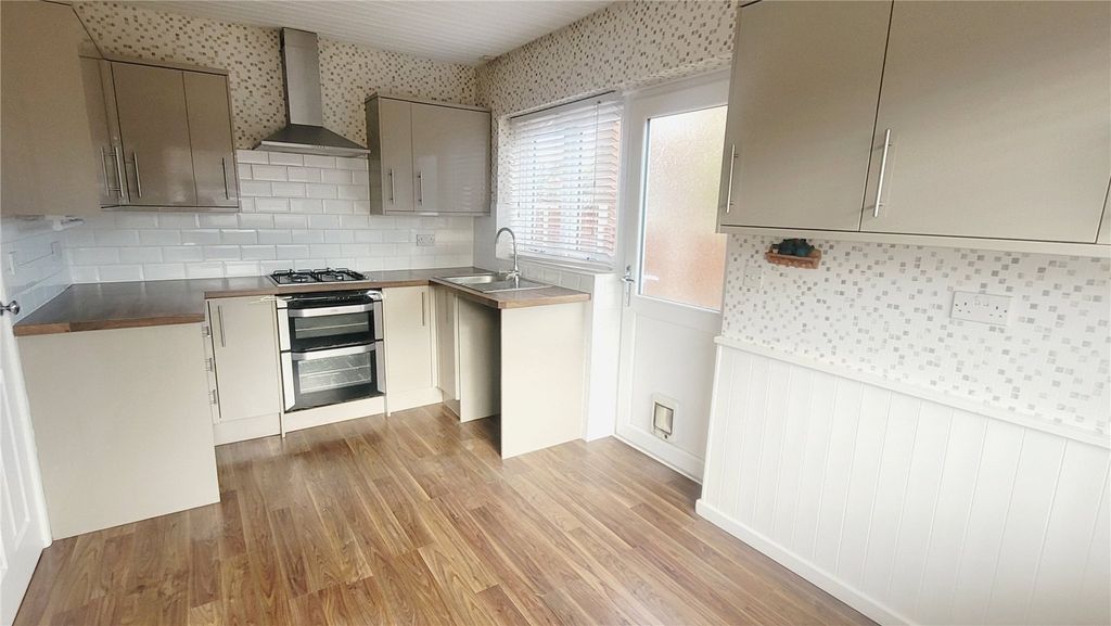 Property photo 3 of 14 Kitchen Diner
