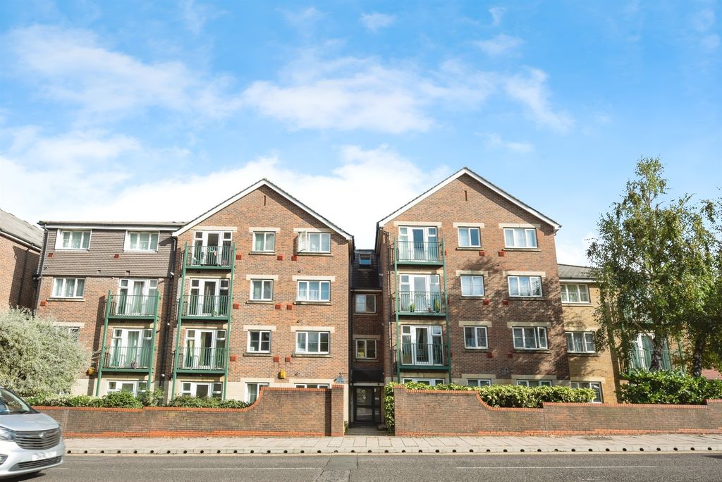 Property photo 1 of 7