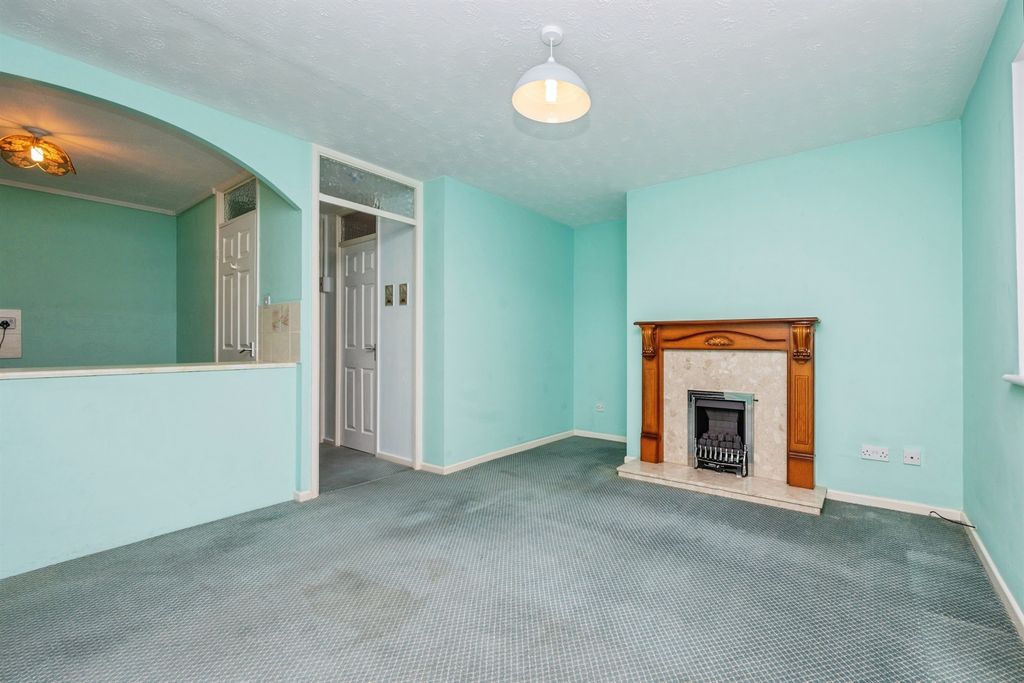 Property photo 3 of 16