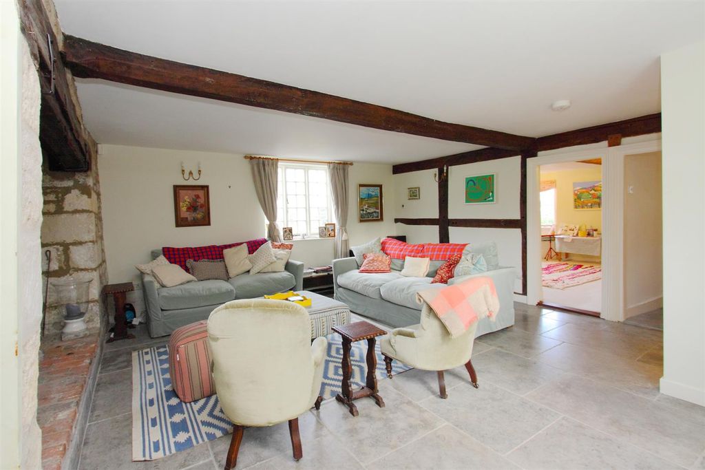 Property photo 2 of 19 Milestone Cottage Ph21.Jpg