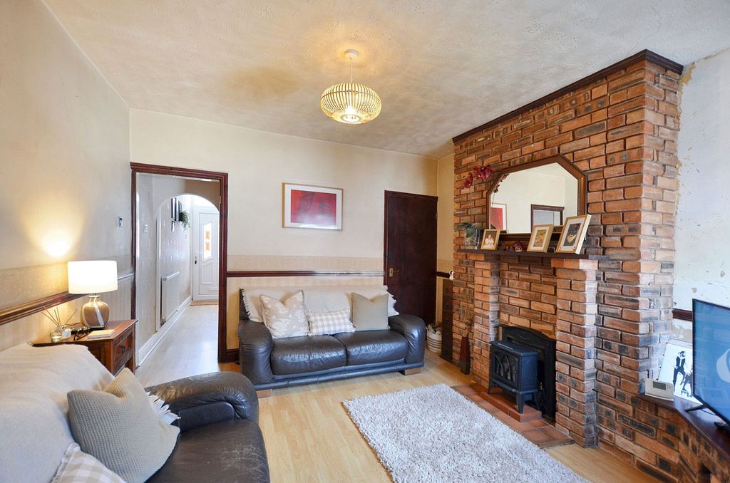 Property photo 3 of 12