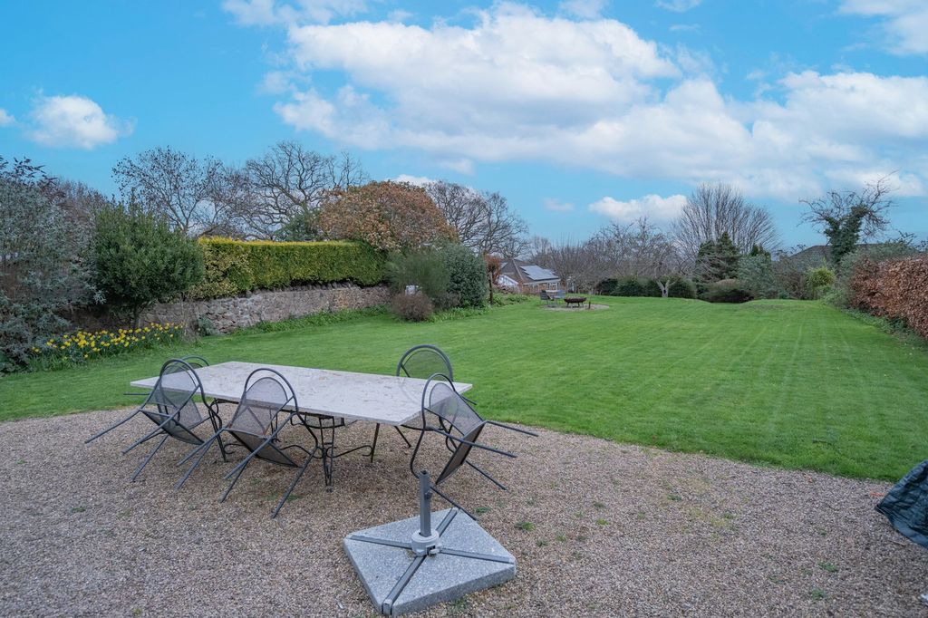 Additional image 28 of 4 bed semi-detached house for saleWoodfarm Road, Malvern WR14