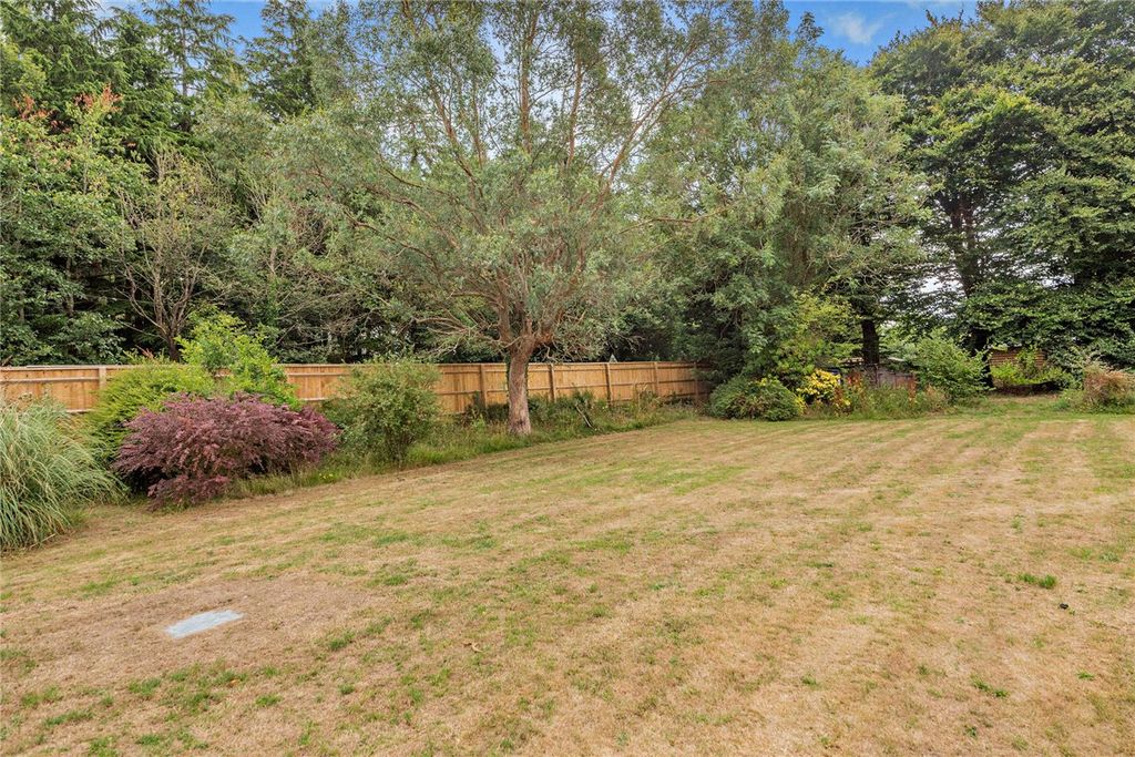 Property photo 2 of 25 Picture No. 36