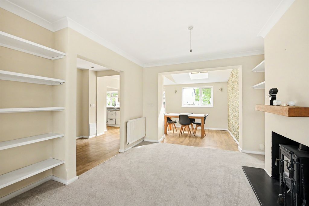 Property photo 2 of 21