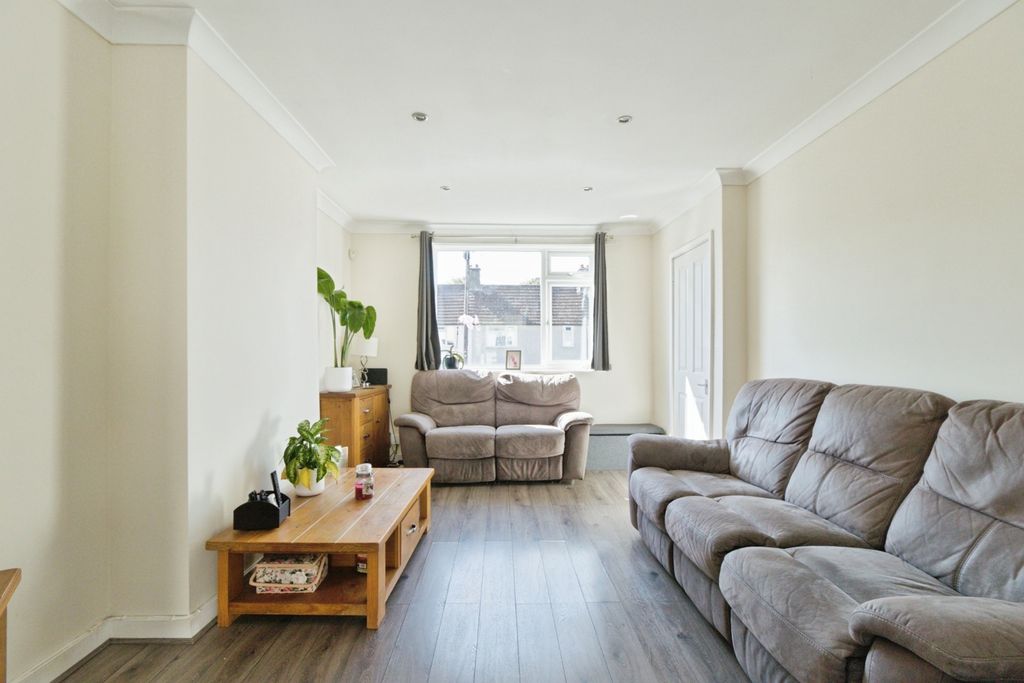 Property photo 2 of 20 Pbox-Img.Jpg