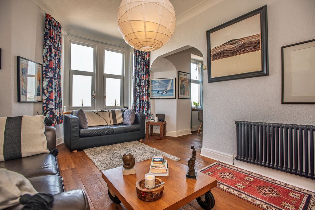 Property photo 1 of 31