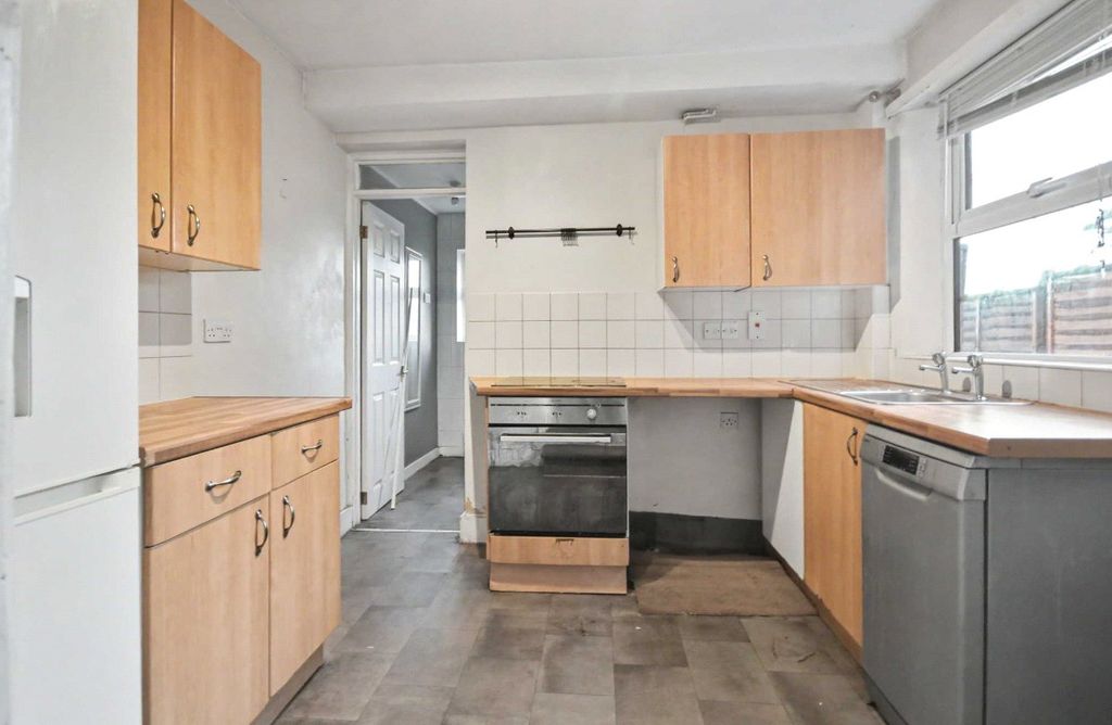 Property photo 2 of 9 2