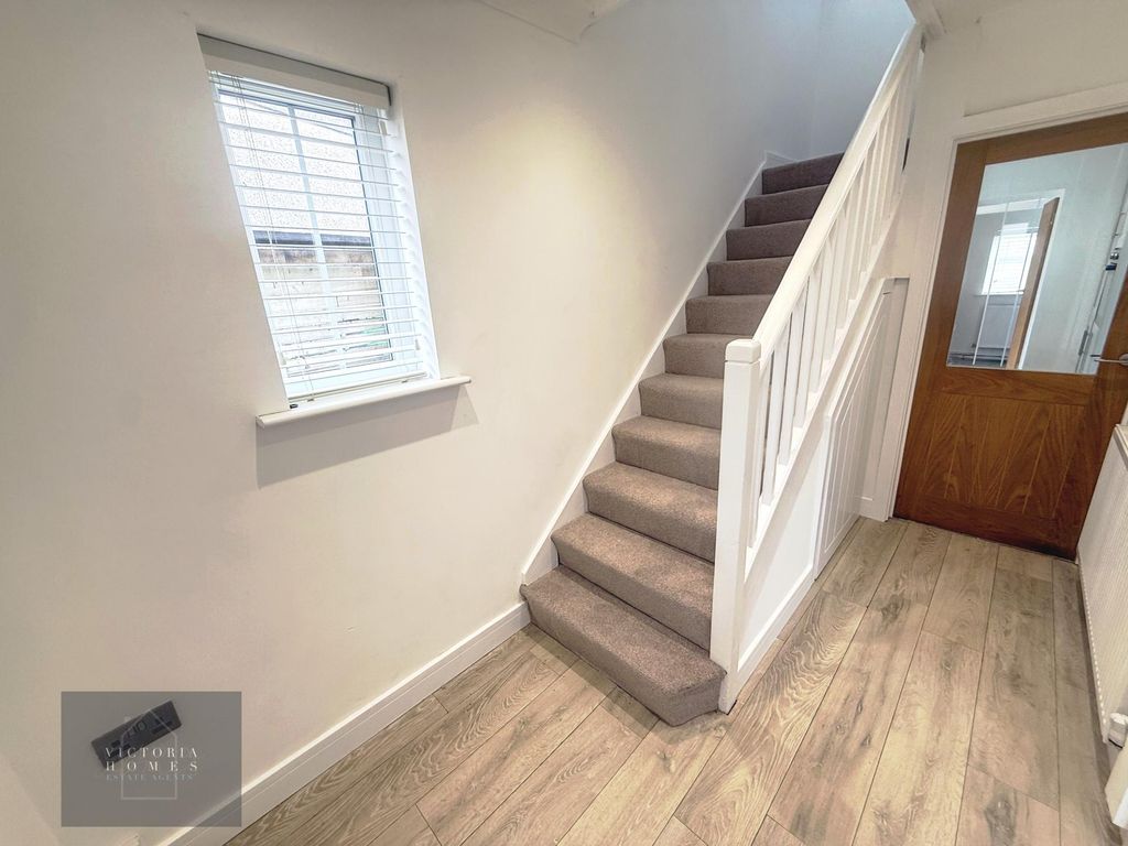 Property photo 3 of 48 Photo 6