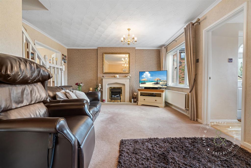 Property photo 3 of 31 Althorp Drive, Penarth (11).Jpg