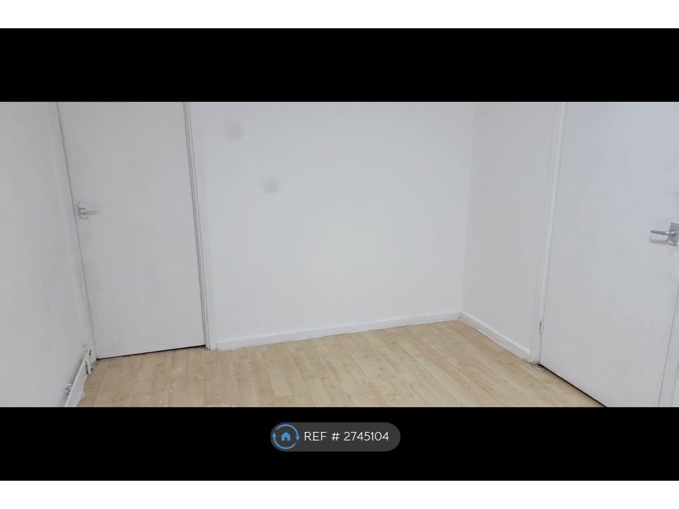 Property photo 2 of 8 Bedroom 1