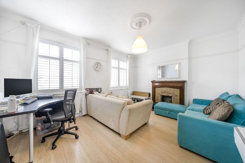 Property photo 1 of 8