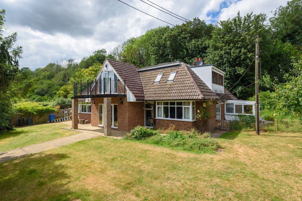 Property photo 2 of 21 5204796